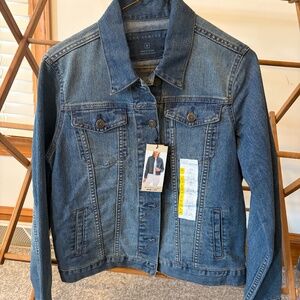 New The Limited Women’s Stretch Denim Jacket Medium Indigo – Size M – $55 Retail